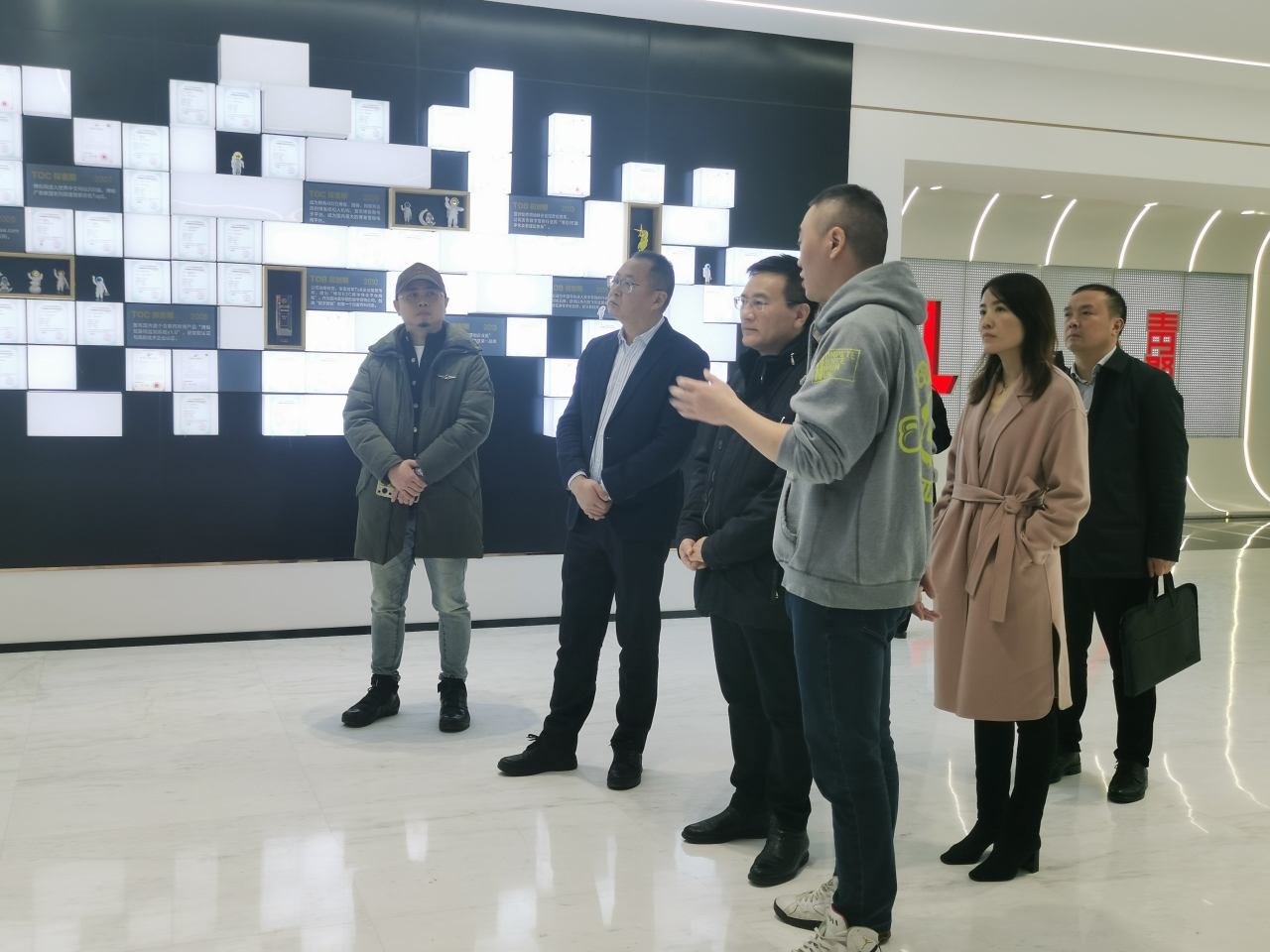 蓉城同心·面对面|成都市委统战部部长与统战代表人士共话发展新篇章